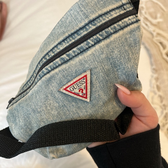 GUESS Fanny pack - Picture 2 of 3
